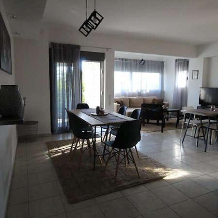 Lovely 2-Bedroom Apartment Athen Eksteriør billede